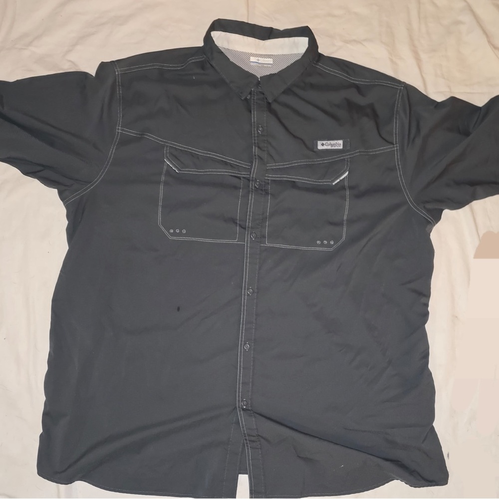 Columbia Men's Dark Gray Button Down Shirt